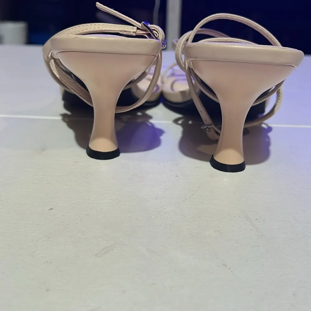 As seen on Kate Upton piepiebuy kitten heel sandals size 9.5 Tan - Image 5