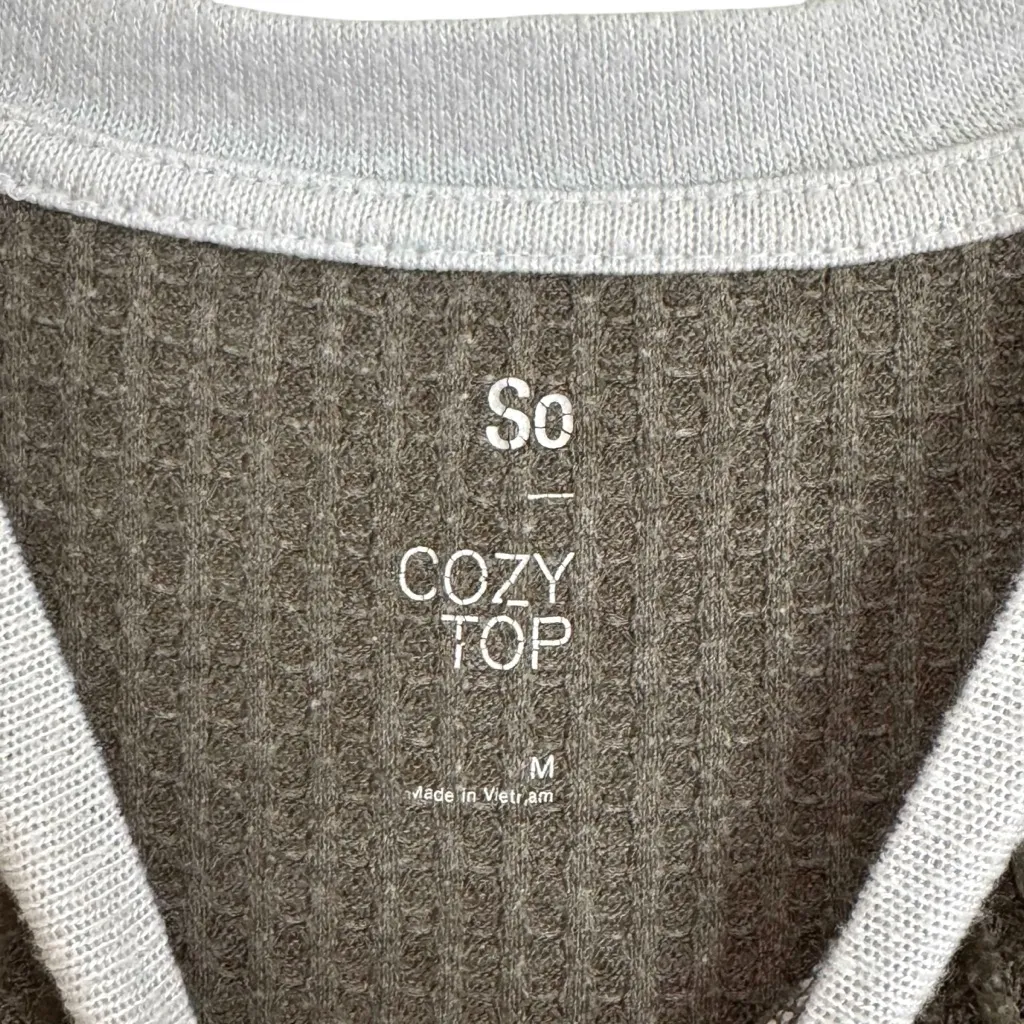 Waffle Knit Varsity Cozy Top Crewneck Long Sleeve Medium Women’s Casual SO Green - Image 2