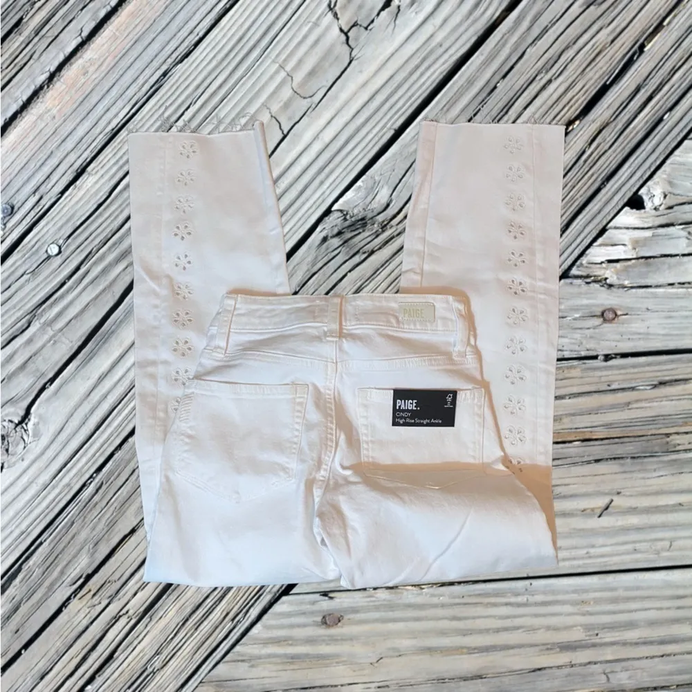 Paige Cindy Laser Daisy Raw Hem Jeans in Crisp White 23 - Image 3