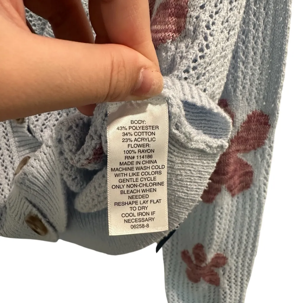 Arizona Jean Co. Blue Floral Open-Knit Button Cardigan Sweater -‎ Medium NWT - Image 7
