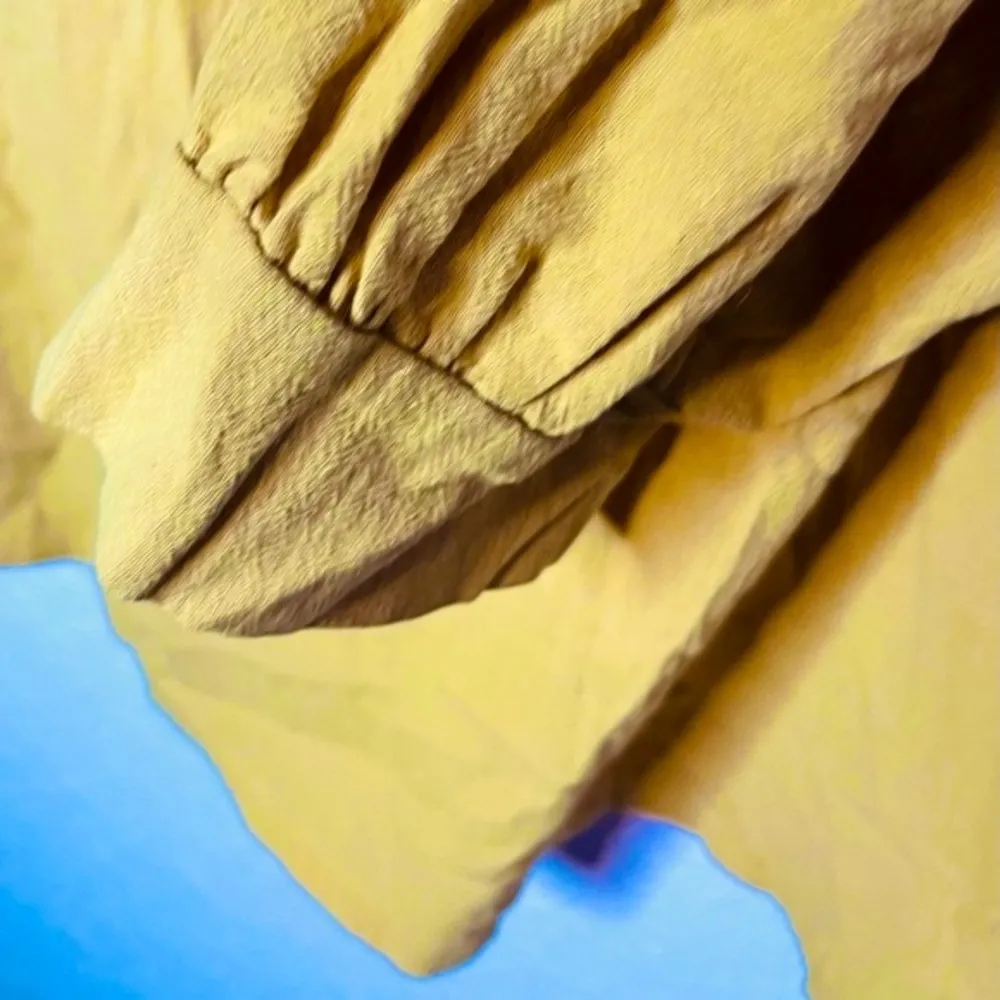 Flamingo Women’s Gold Collared V-Neck Casual Blouse Size XL New! - Image 4