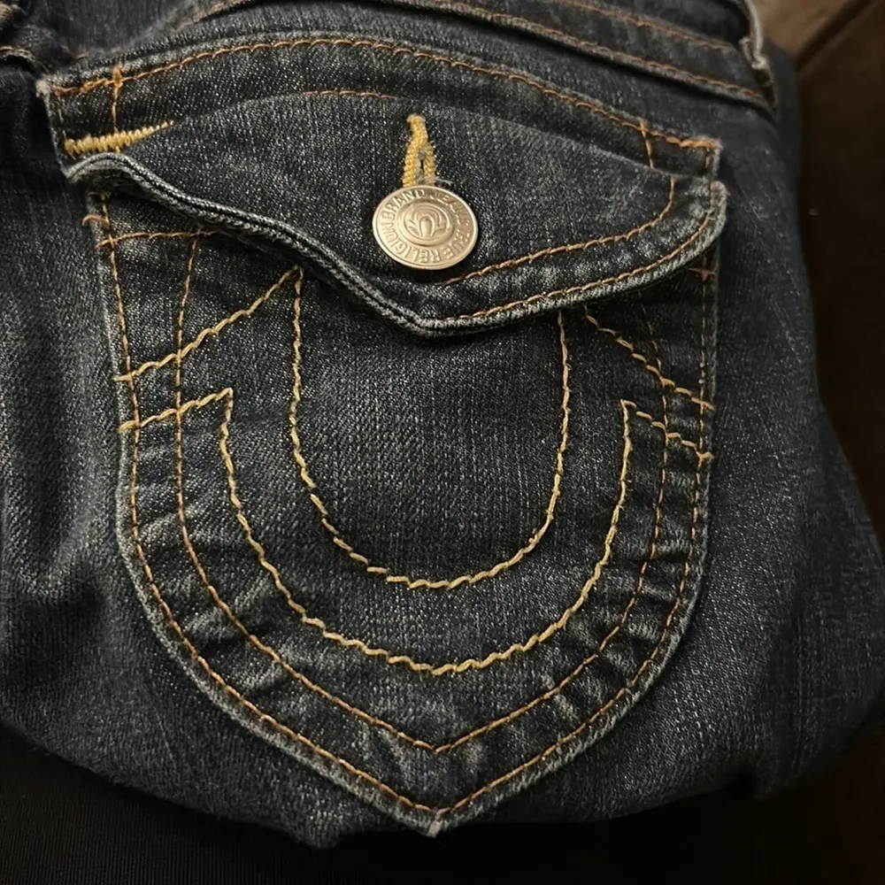 True Religion Dark wash jeans - Flare - Size 25 - Image 6