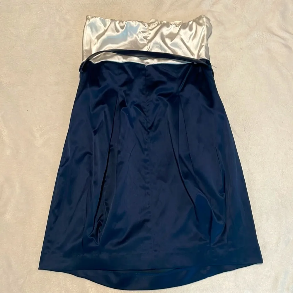 Y2K- Body Central Strapless Dress- Frilly White & Navy with Pockets- Size M- NWT - Image 6