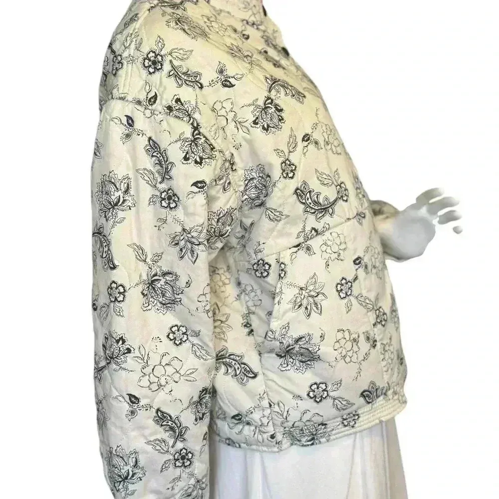 Kensie Jeans Quilted Jacket Women’s Floral Pattern, Button Up Snap Closure. - Image 5