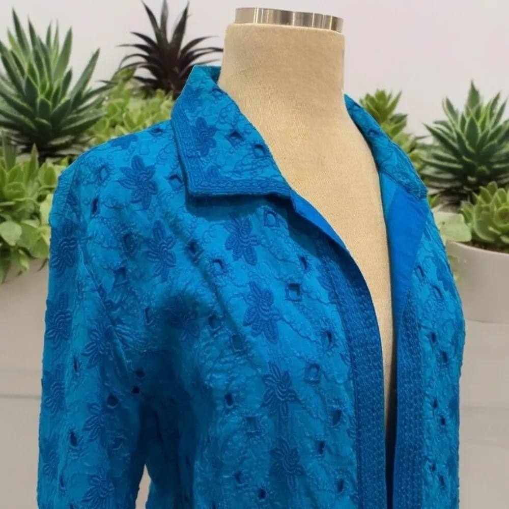 Chico’s Eyelet Lace Embroidered Open Front Cardigan Jacket Size 2 - Image 4