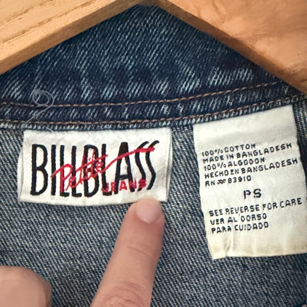 Vintage Bill Blass Women's Denim Jean Jacket - Image 3