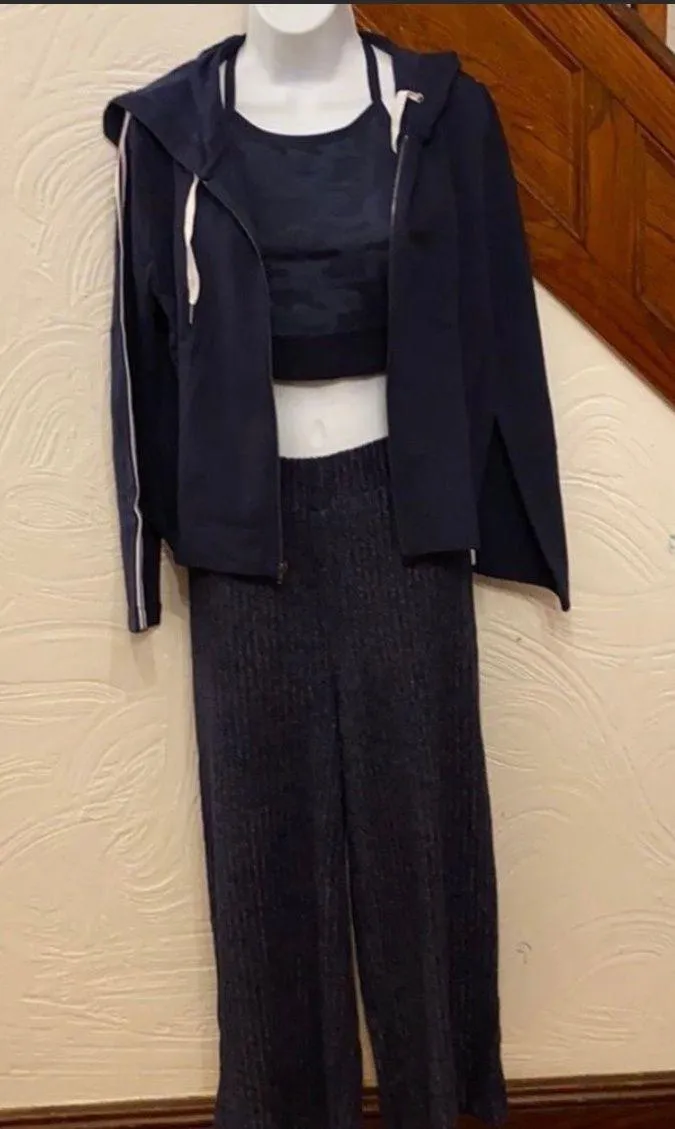 Splendid NWT  Ribbed Haci Cropped Athleisure Capri - Image 9