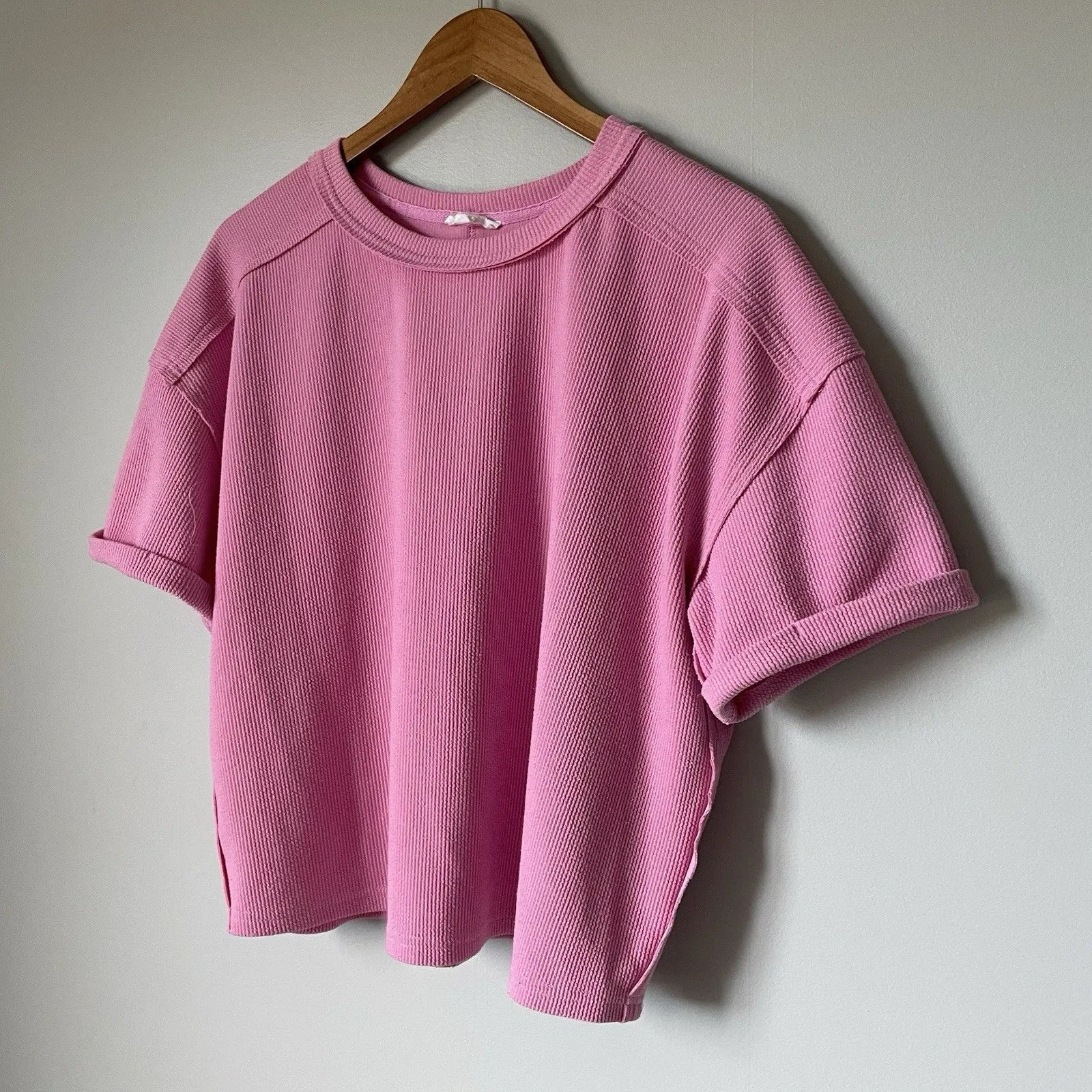 Blu Pepper Women's Pink Cropped Knit Top Ovesized Short Sleeve Size Medium - Image 3