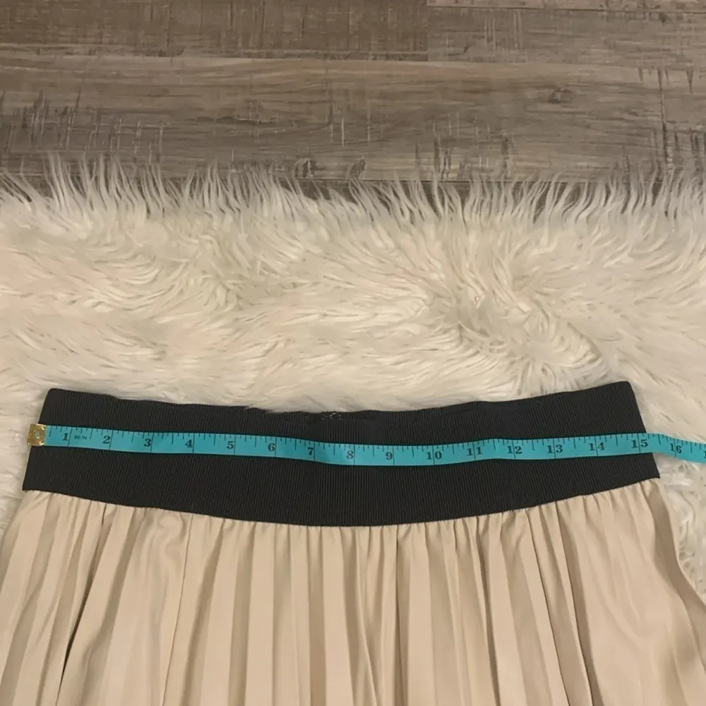 Ann Taylor faux leather pleated skirt cream navy 10P - Image 4