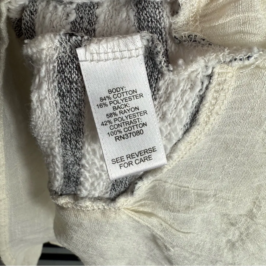 Cato Women's Gray & Ivory Striped Short Sleeve High Low Top Size XL - Image 5