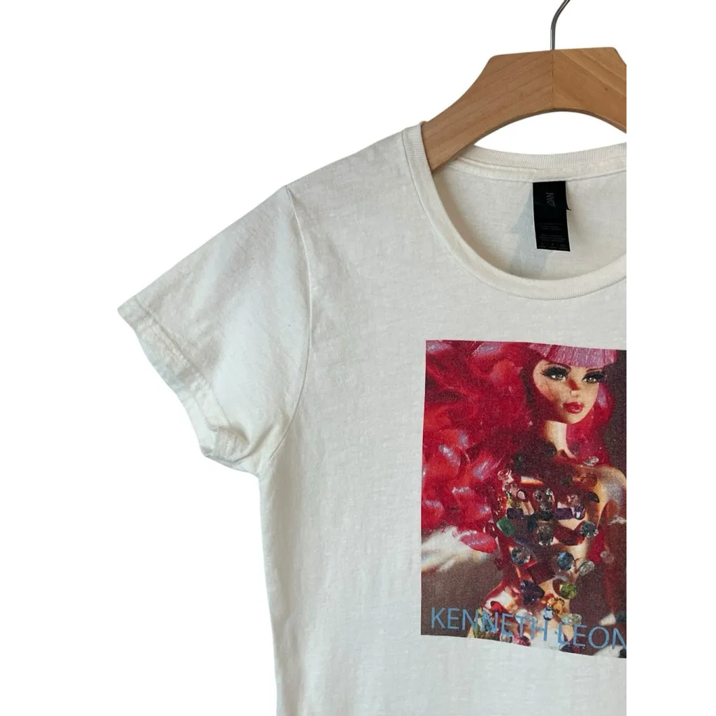 Kenneth Leon T Shirt Womens Small White Doll Fashion Graphics Short Sleeve Crew - Image 2