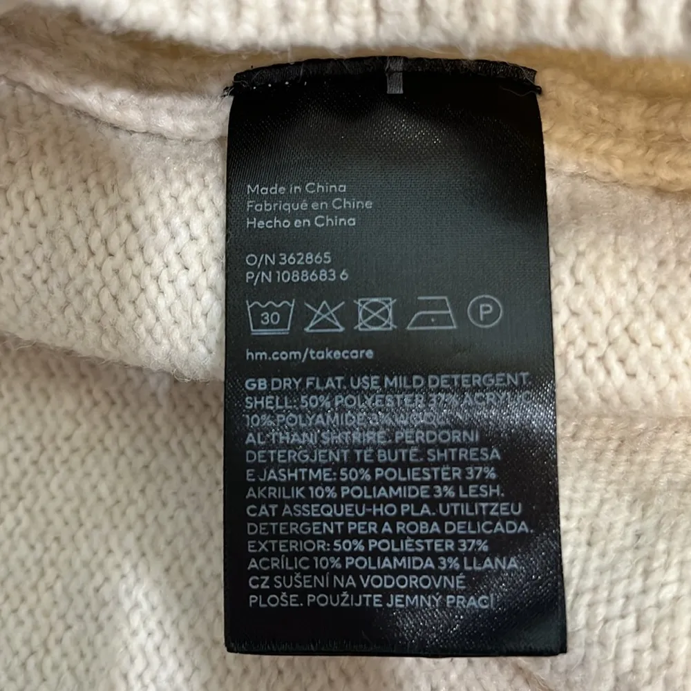 H&M funnel neck Scandinavian style sweater - Image 6