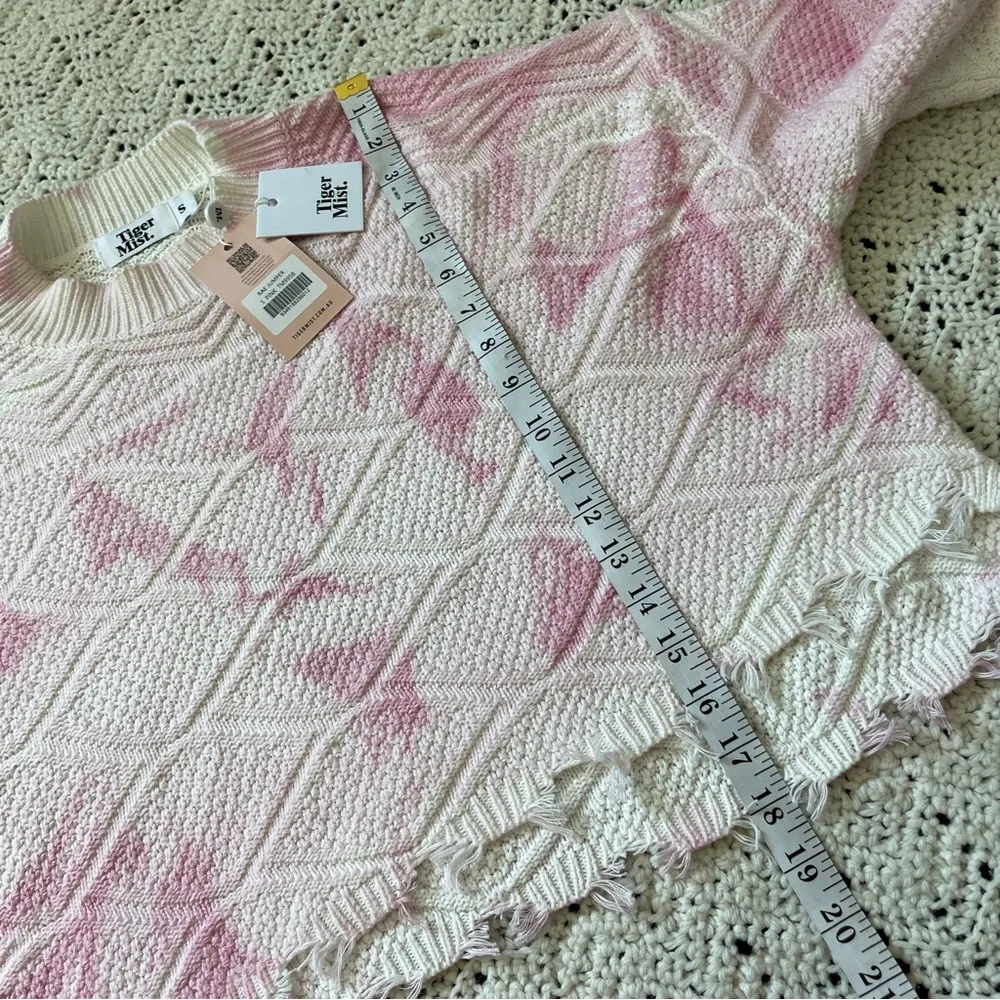 Tiger Mist NWT Tie Dye Distressed Hem Crop Jumper Sweater White Pink (Small) - Image 7