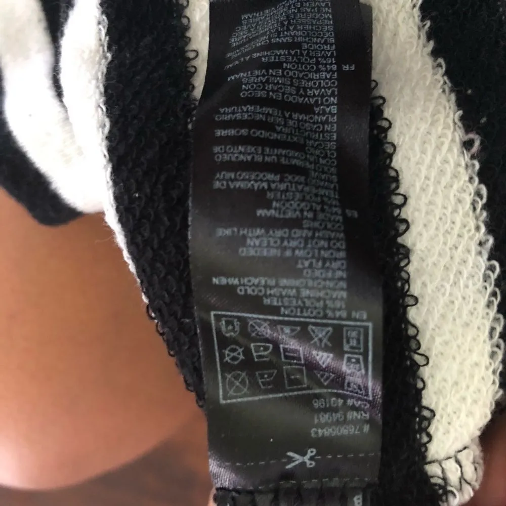 Forever 21  hoodi sweater black and white Used - Image 3