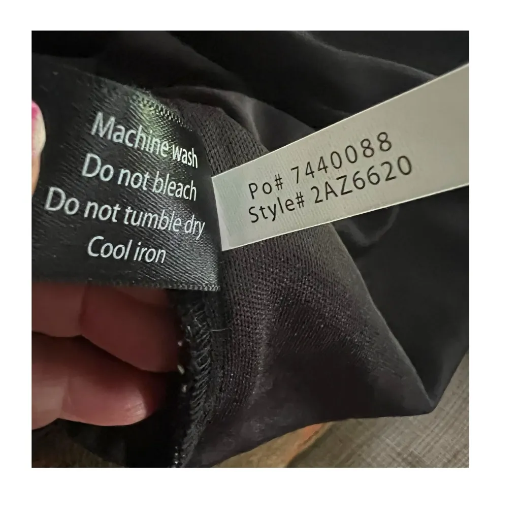 Boston Proper Black Lace Bell Sleeve New without tags exquisite top. SZ.L - Image 9