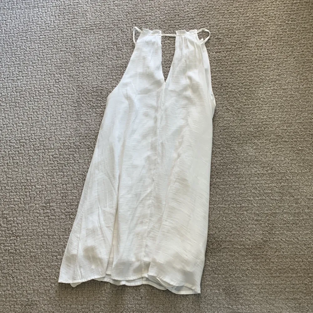 Forever 21 white flowy mini dress - Image 4