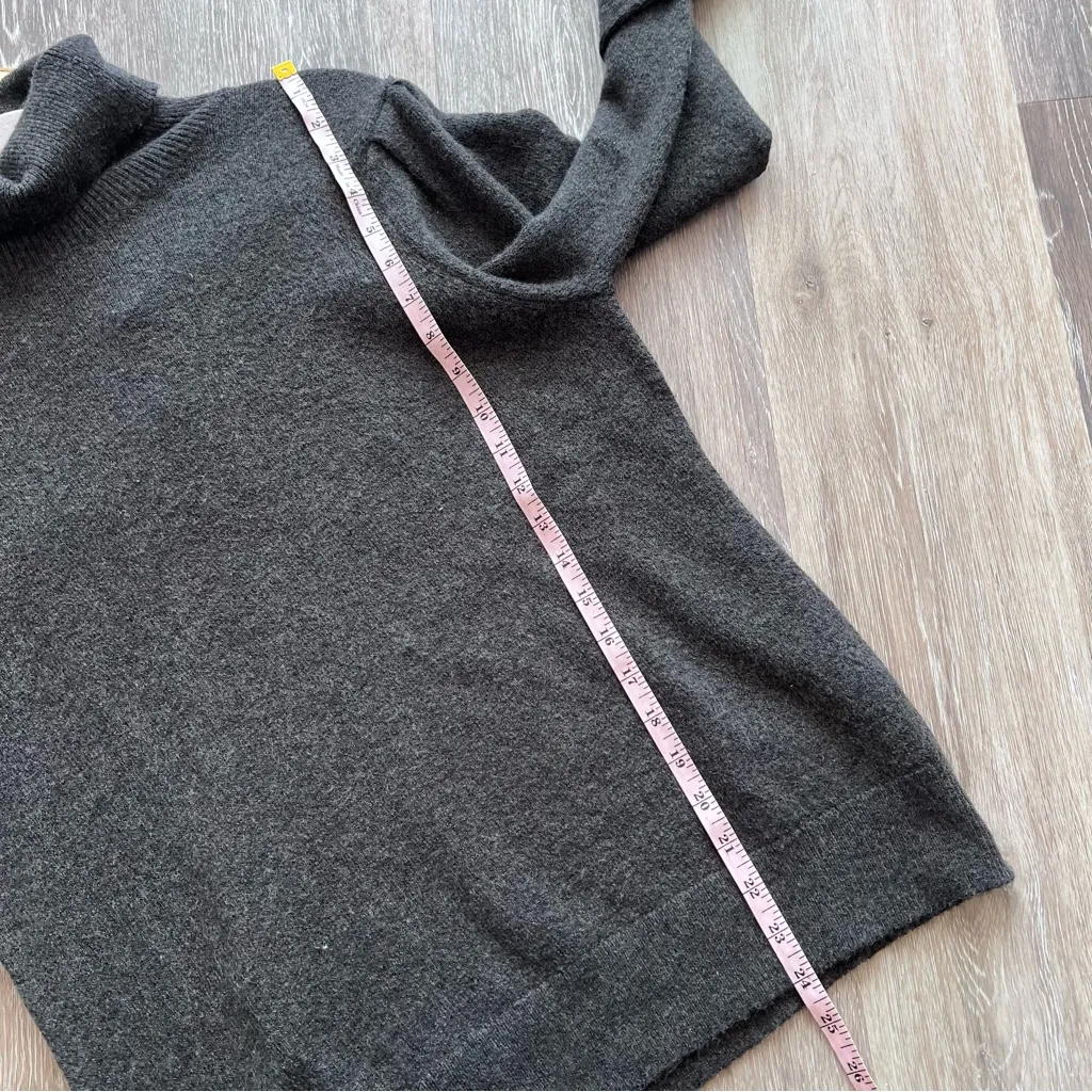 Rachel Parcell NWT  heathered gray puff sleeve turtleneck sweater‎ - Image 3