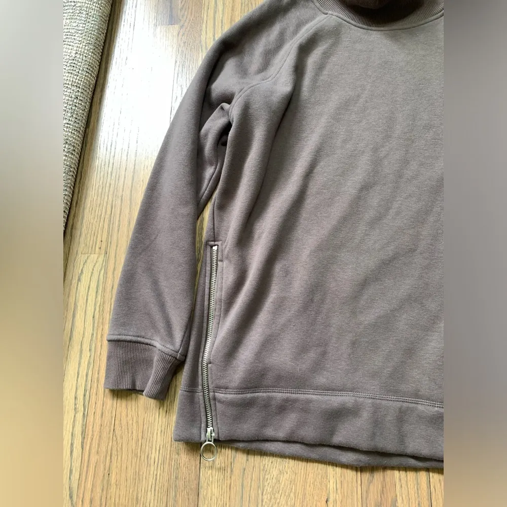 Athleta brown sweatshirt large - Image 2