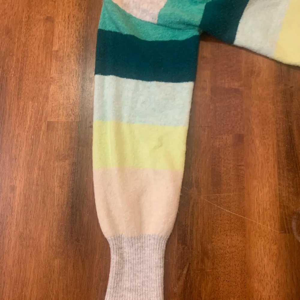 LOFT Sweater Large Cream Green Yellow Gray Stripe Knit V-neck Soft Long Sleeve - Image 4