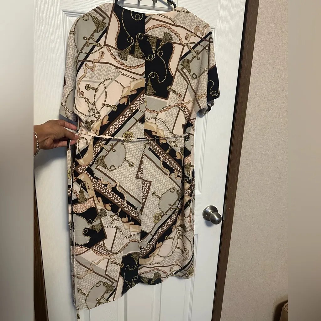 Babaton Black and Cream Graphic Mini Dress - Image 8