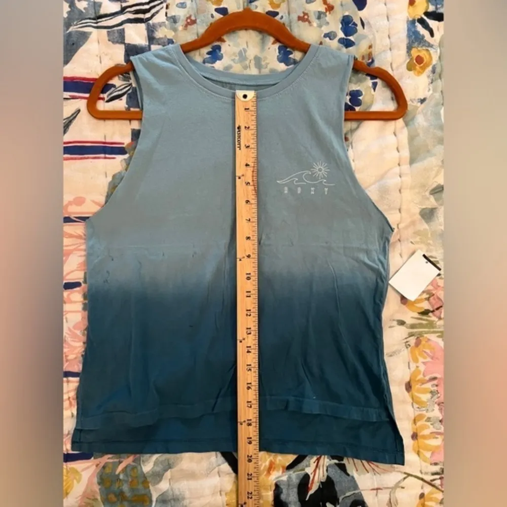 XS Glassy Waves Ombre Dyed Tank - Image 2