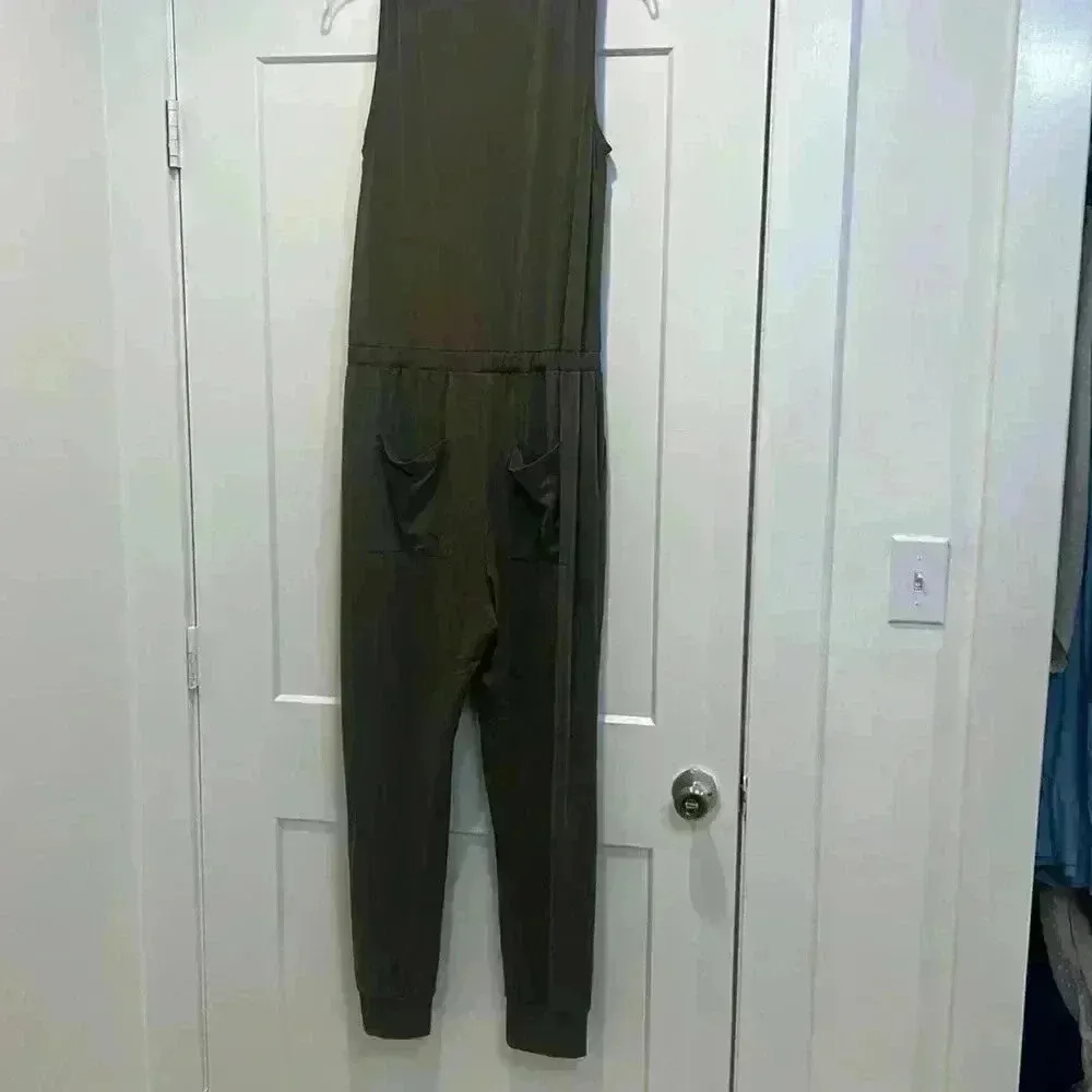 Heartloom army green jumpsuit size medium. In perfect condition! - Image 11