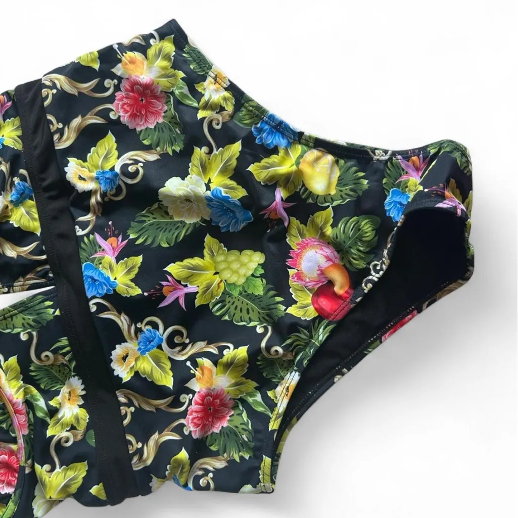 Juicy Couture One Piece Swimsuit Large NWT - Image 5