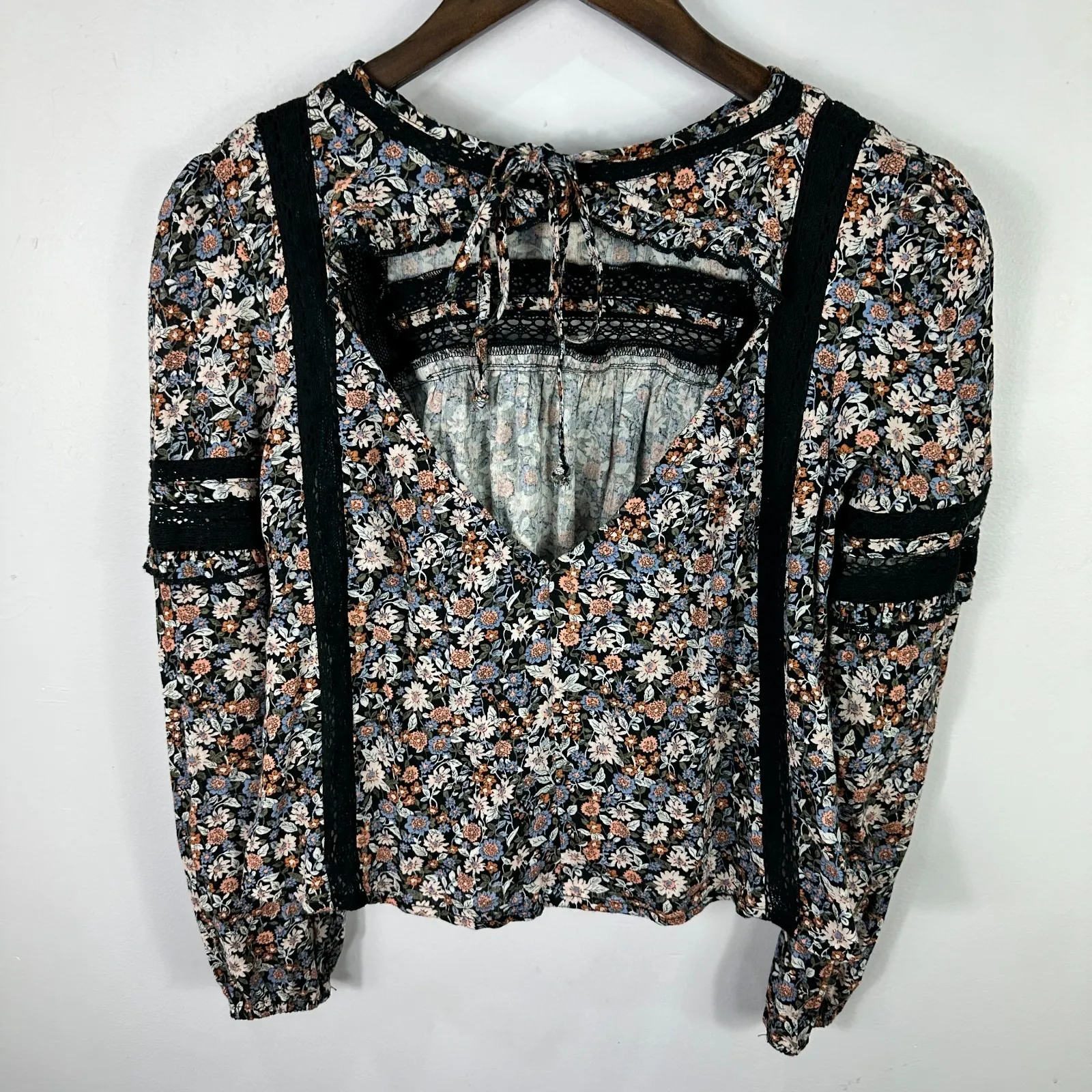 American Eagle Blouse XS Floral Lace Boho Whimsigoth Dark Cottage Romantic Top - Image 3