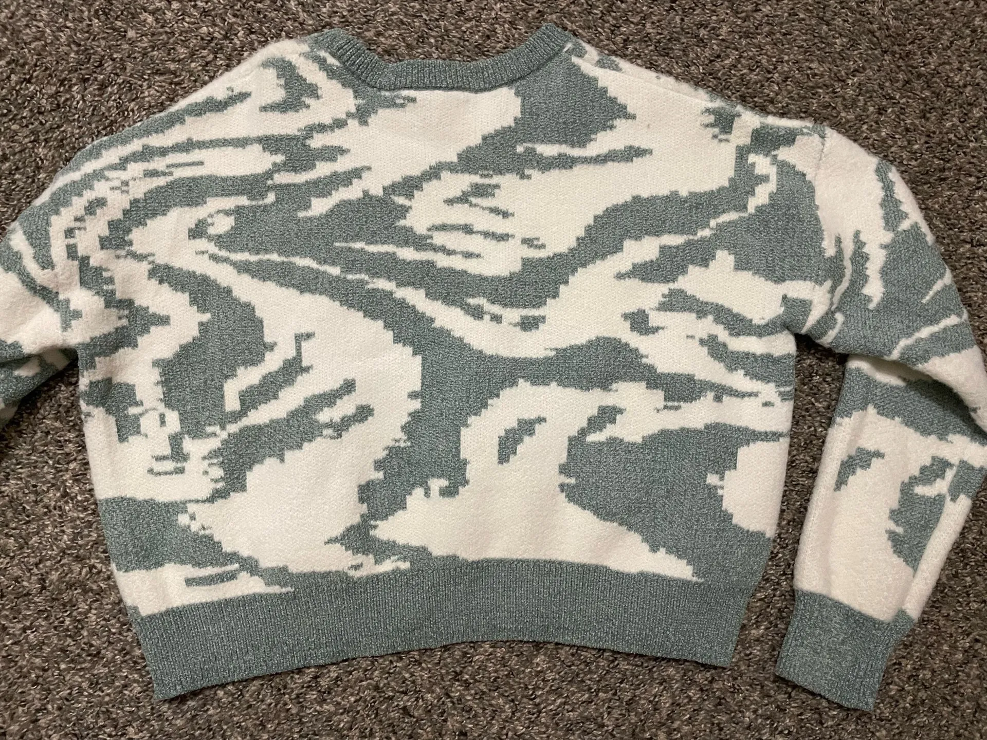 William Rast Blue and cream sweater - Image 4