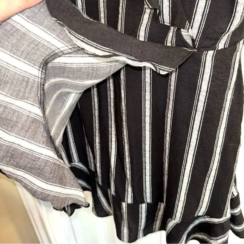 Altered state black and white vertical striped ruffled dress women large - Image 8