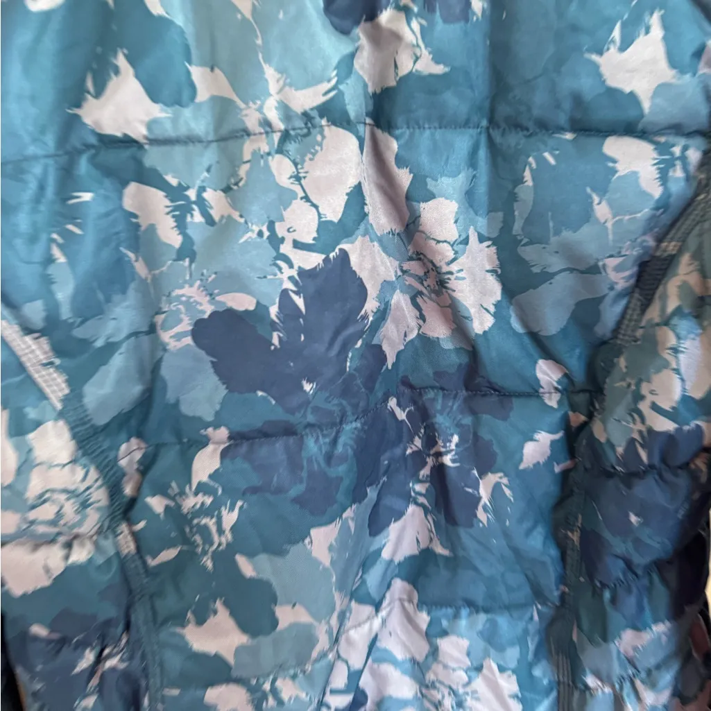 Obermeyer women’s Leighton blue abstract ski jacket size 8 - Image 8