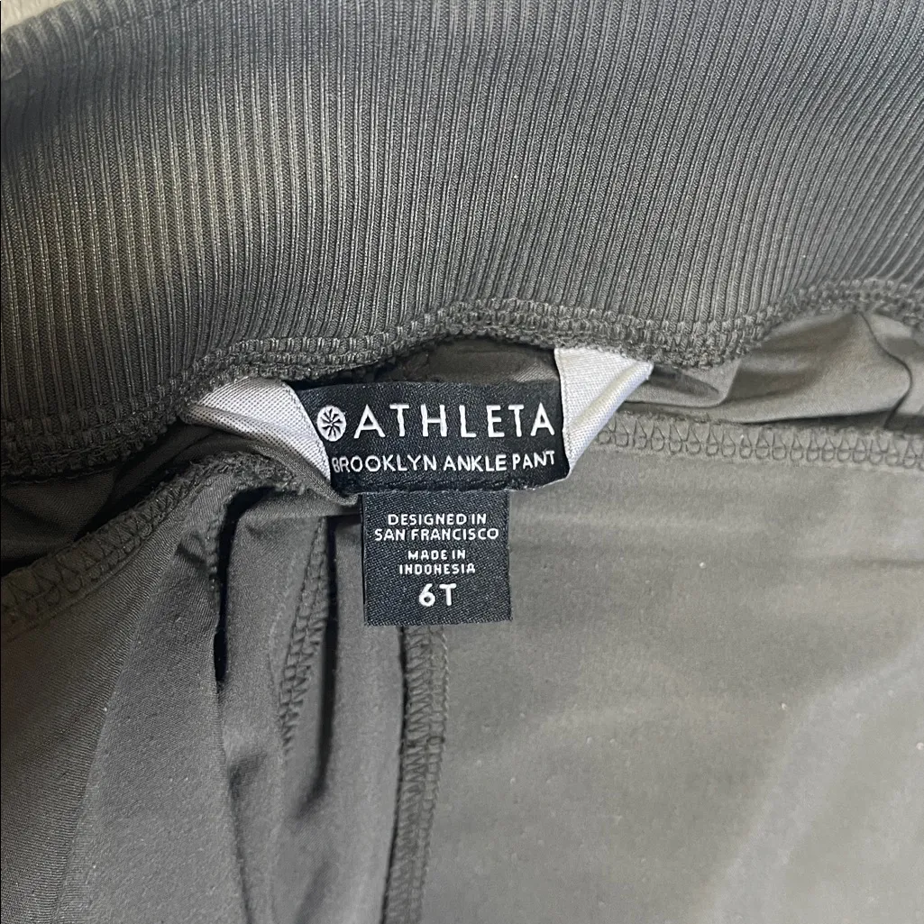 Athleta  Brooklyn ankle pants size 6T
army green - Image 10