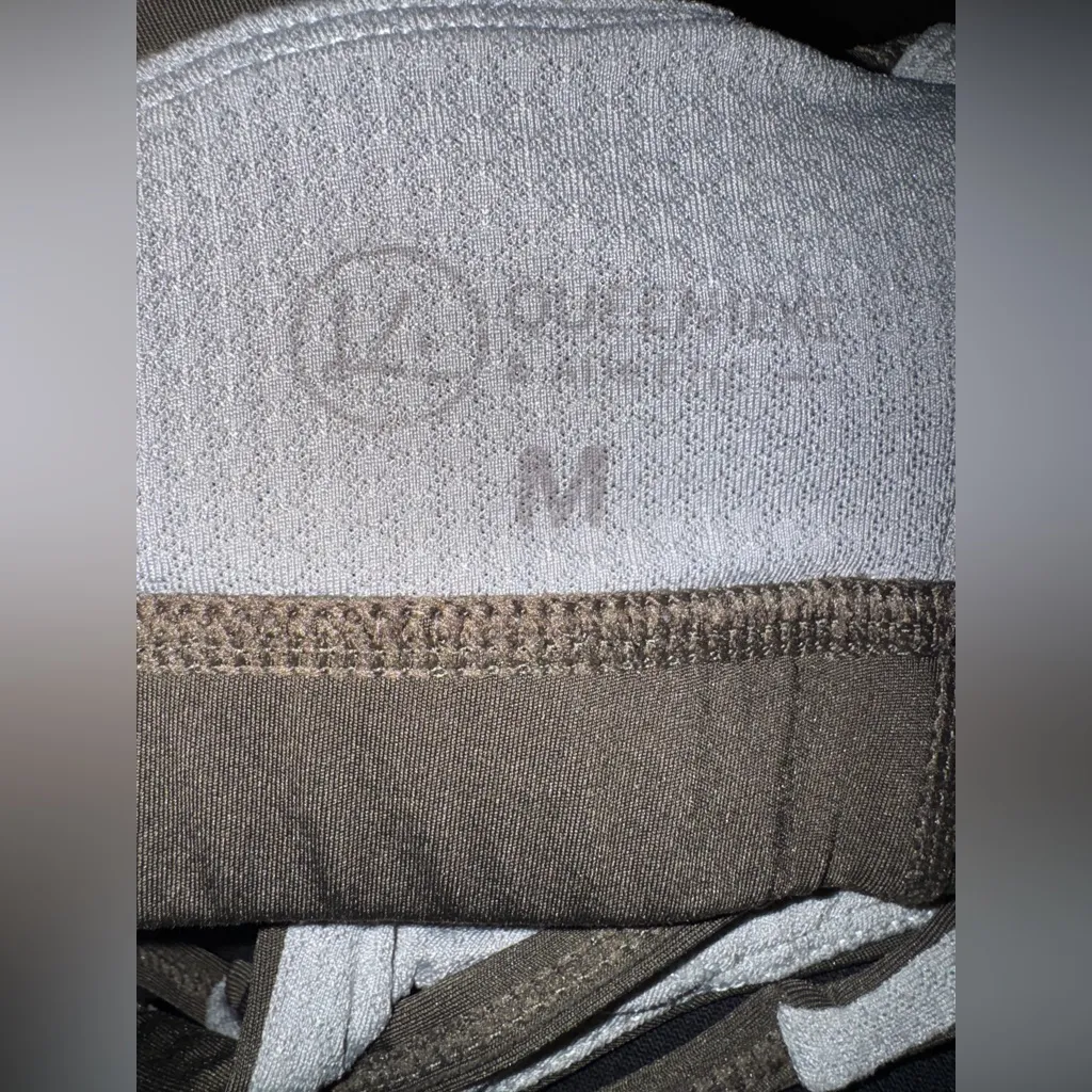 Queenieke double strap sports bra sizes m - Image 5