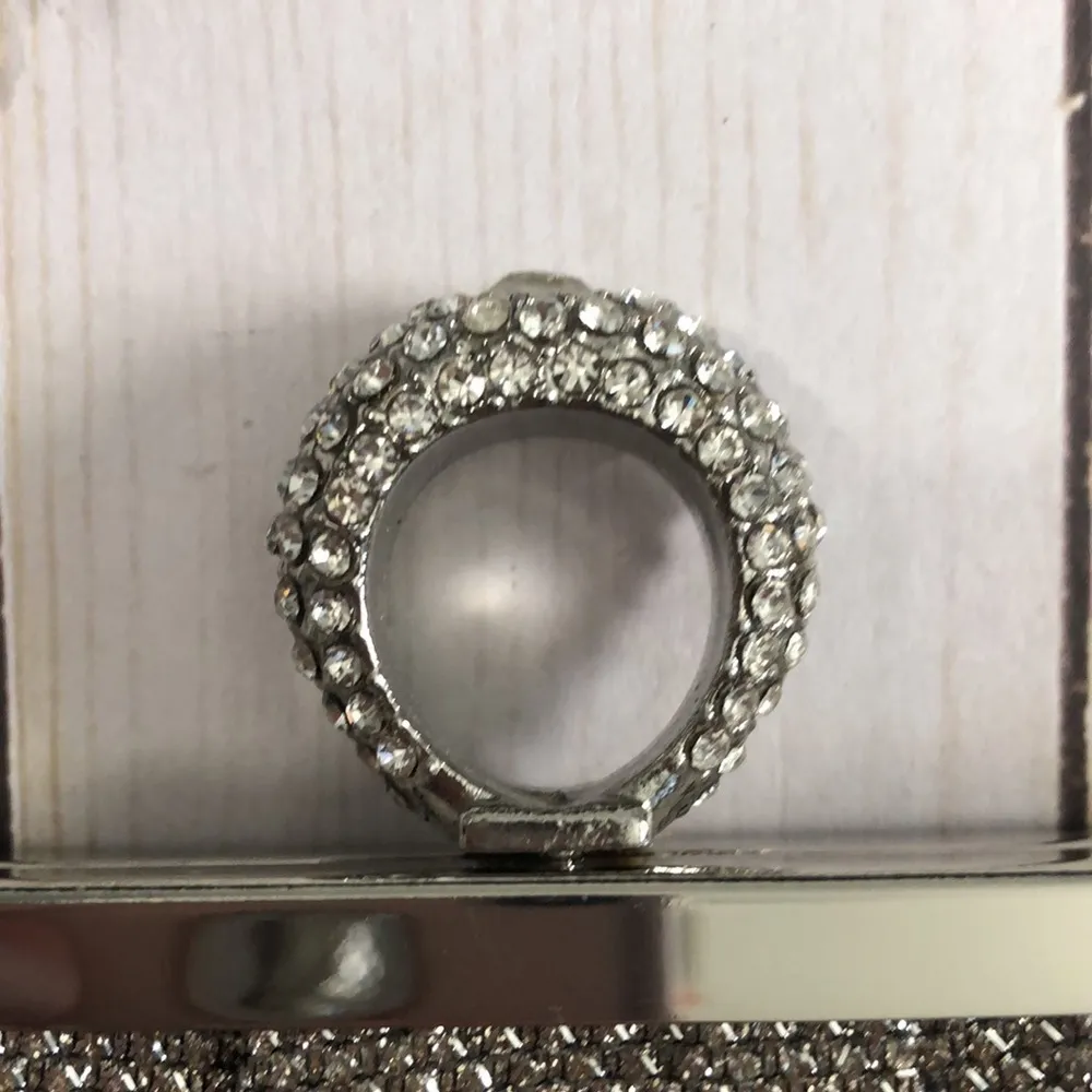 Jessica McClintock silver shiny bag - Image 2