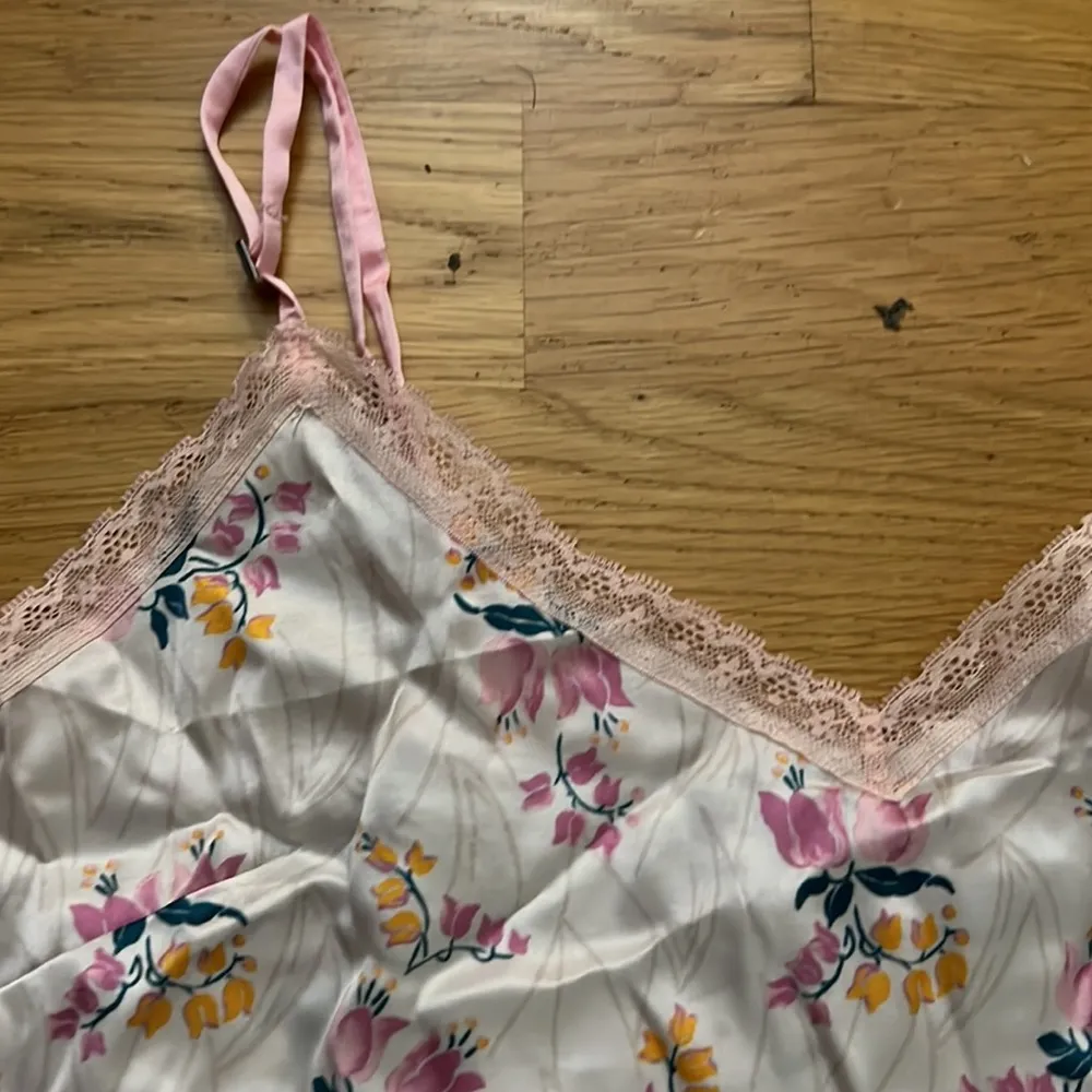 SET NWT Morgan Lane cami and shorts set in moon gray - Image 10