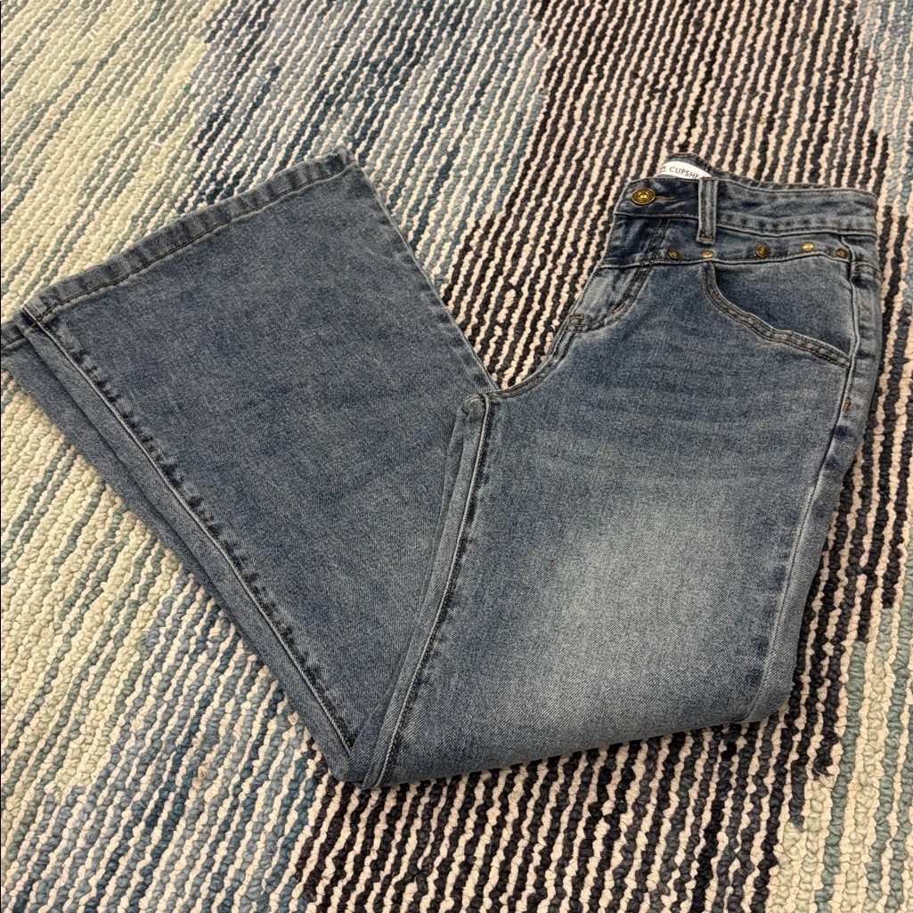 Cupshe High Road Flare Leg Jeans - Image 5