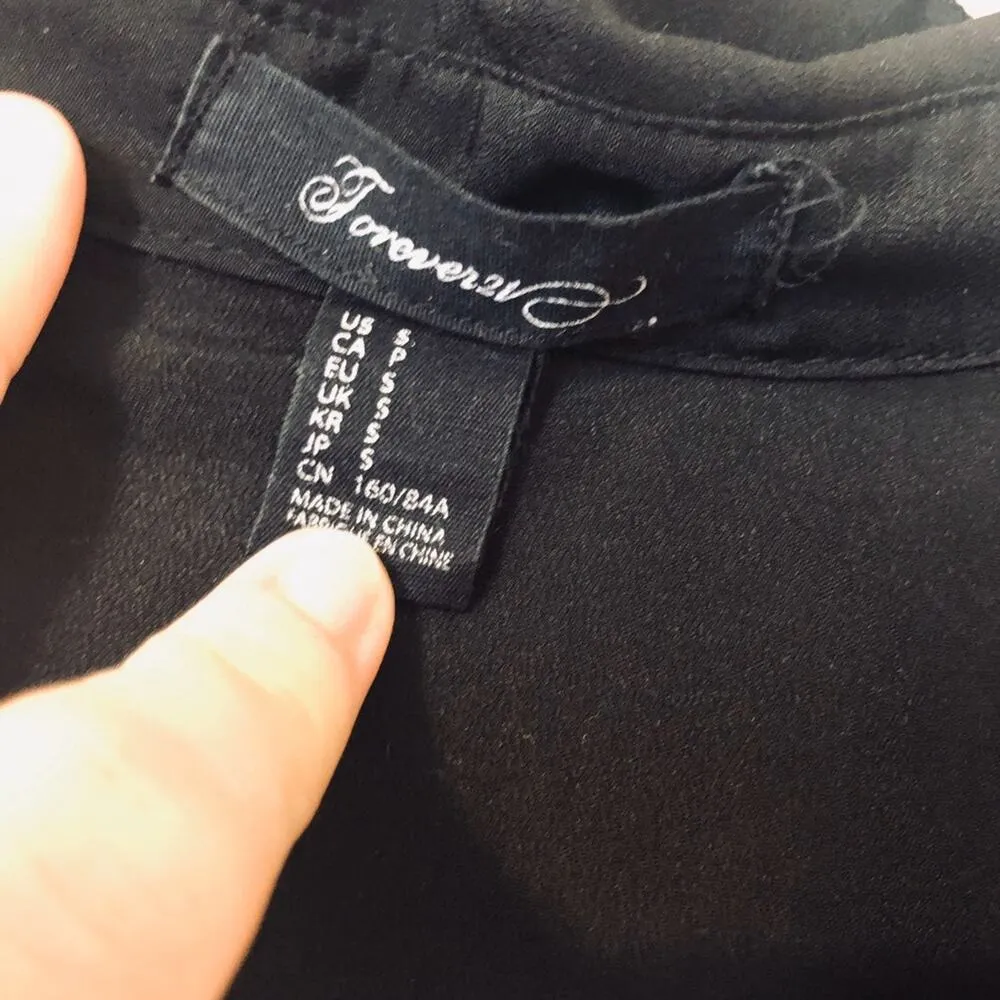 Forever 21 SMALL Back Cut Out Detail Long Sleeve Collared Front Button Up Top - Image 4