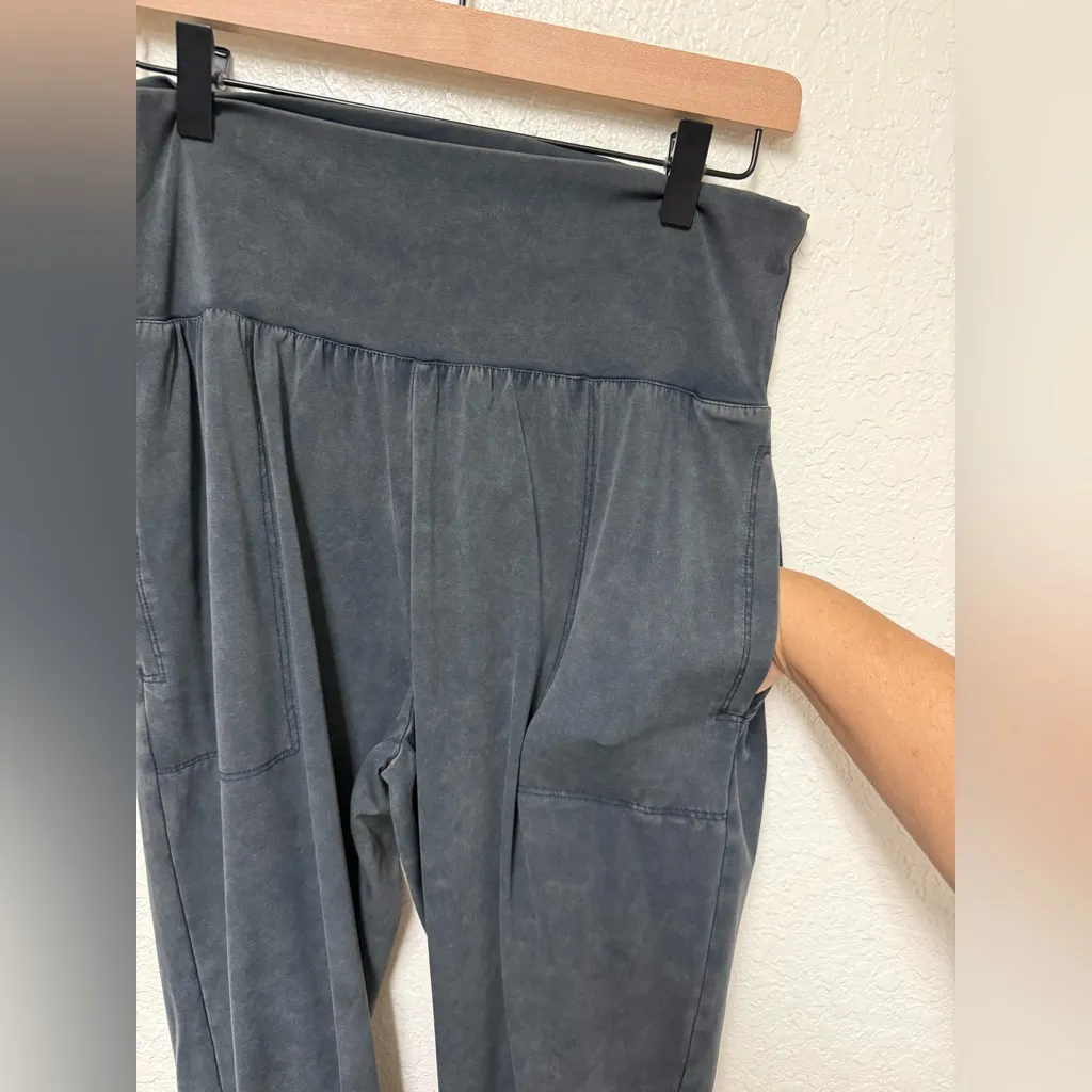 *discounted shipping* BAGATELLE Collection Distressed Nylon Joggers Size Medium - Image 12