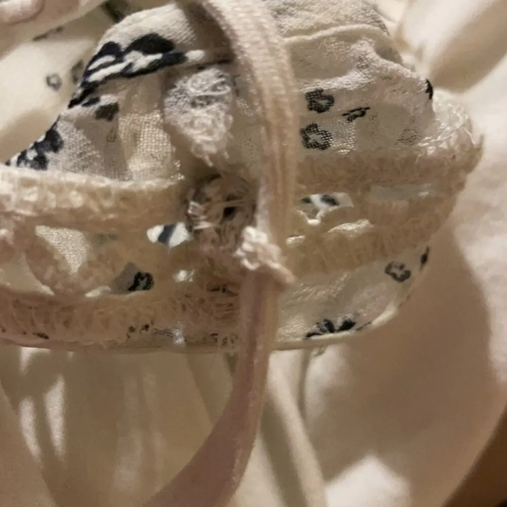 Anthropology sheath dress white with blue flowers Size 10 - Image 9