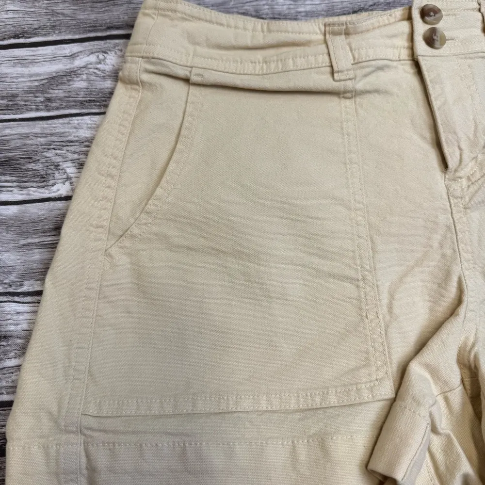 A New Day Women's Pale Light Yellow Stretch Chino Shorts 6 Casual Summer Texture - Image 3