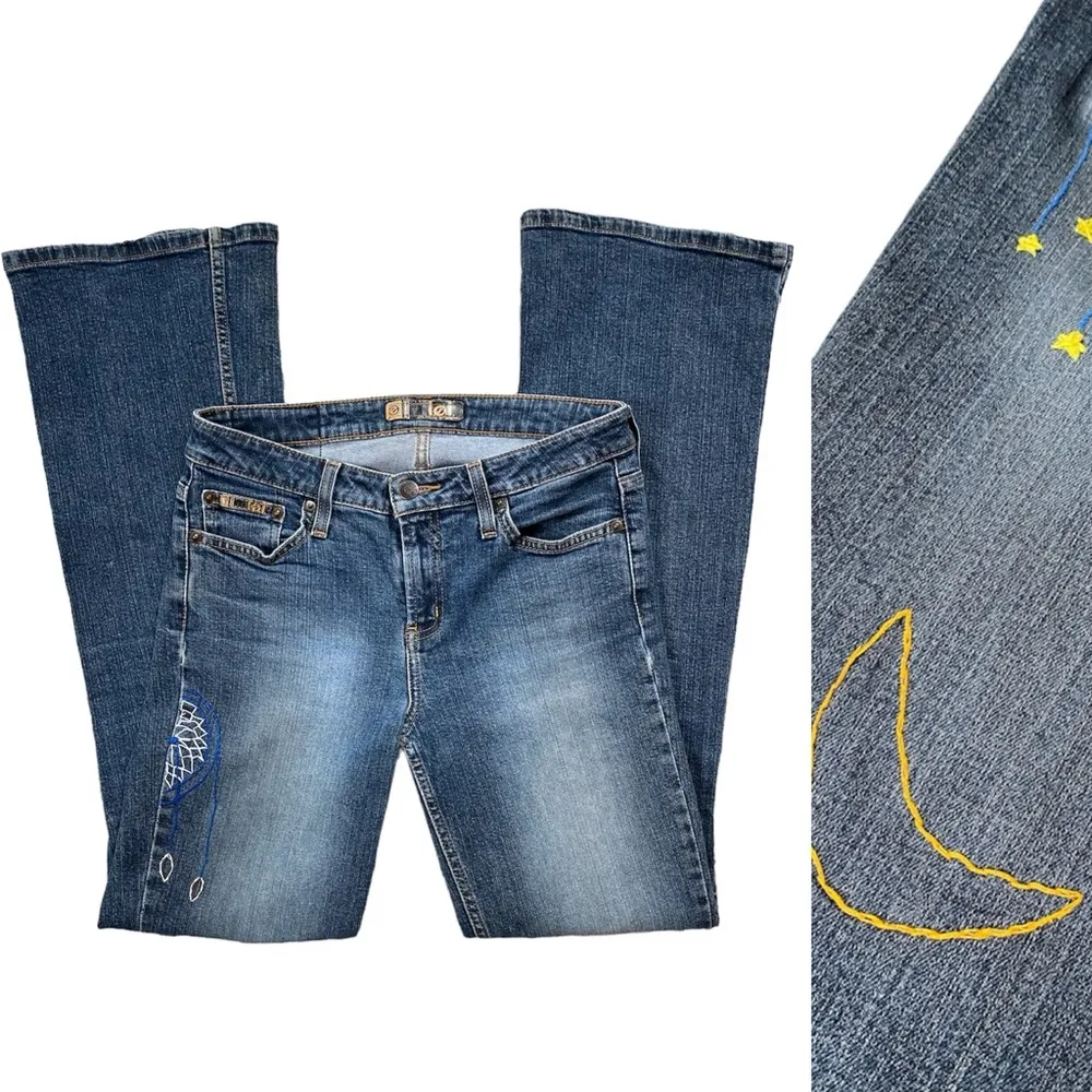 Vintage Y2K L.E.I. Custom Embroidered Moon and Stars Dream Catcher Flare Jeans Blue Size undefined - Image 2