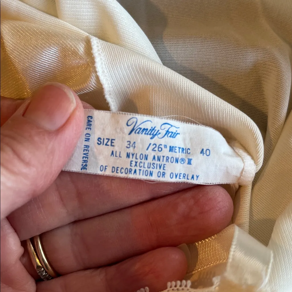 Vintage Vanity Fair Full Slip Midi Beige - Image 9