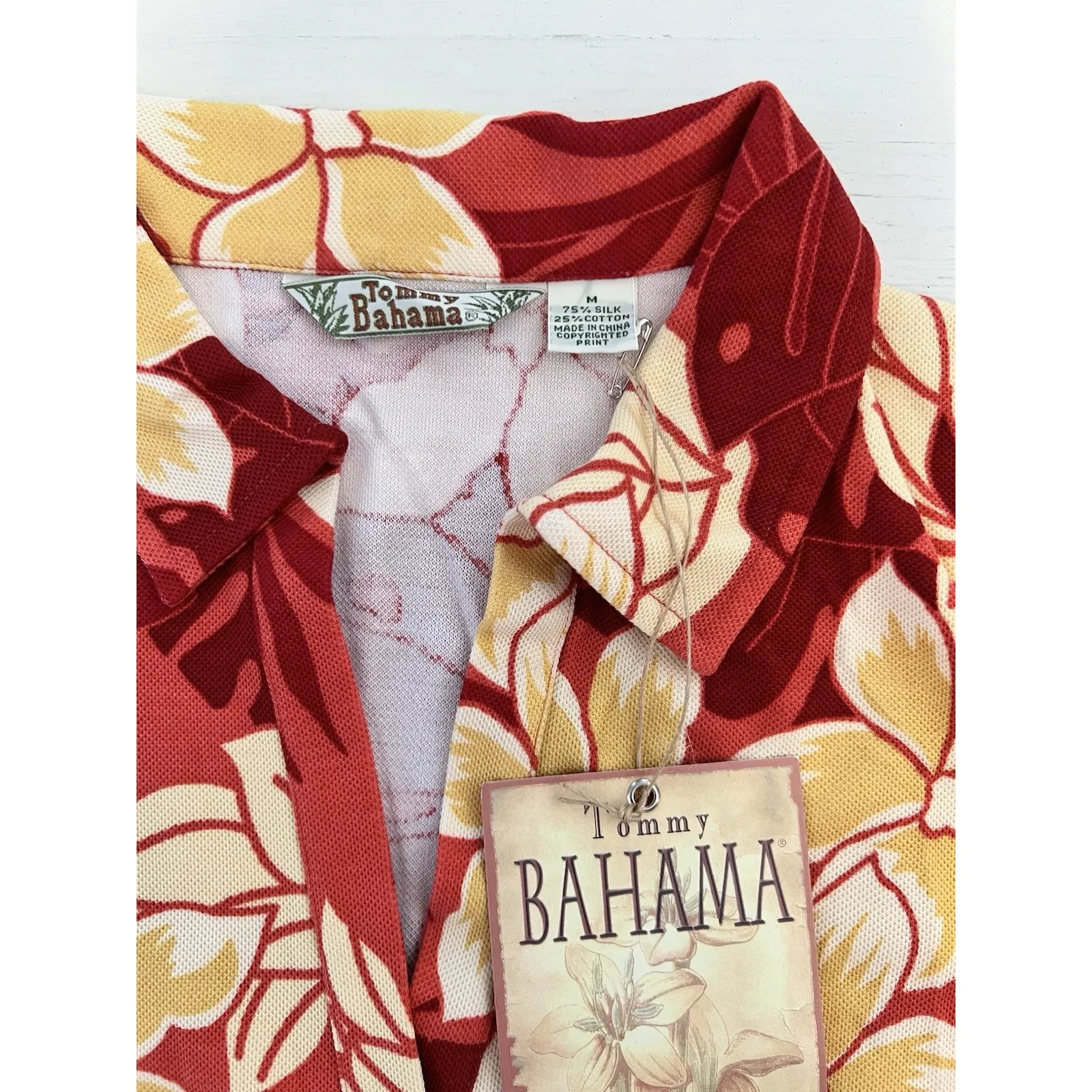 Tommy Bahama Women Sleeveless Polo Hawaiian Floral V Neck Red Apple Sandwash Nwt - Image 2