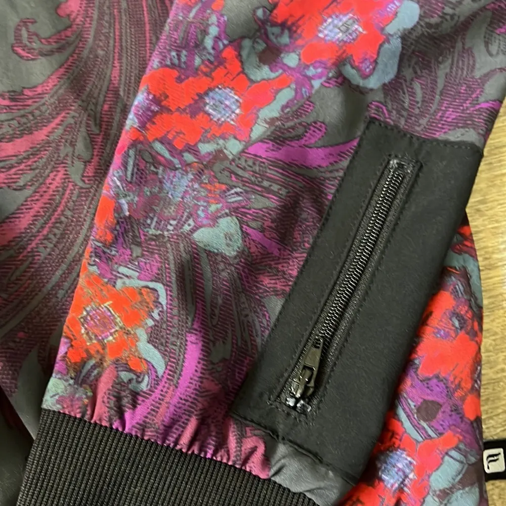 Fabletics Bomber Jacket Size Medium - Image 3