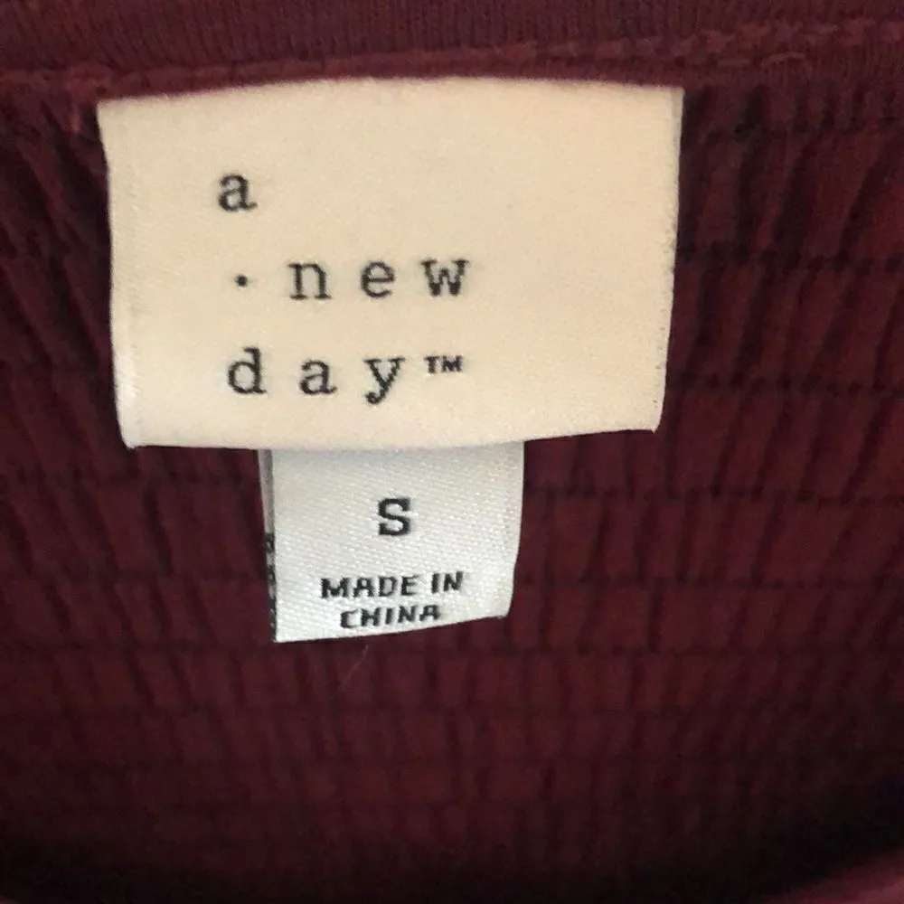 💕5️⃣for25 A New Day Maroon v neck puffed sleeves has stretch size small - Image 3