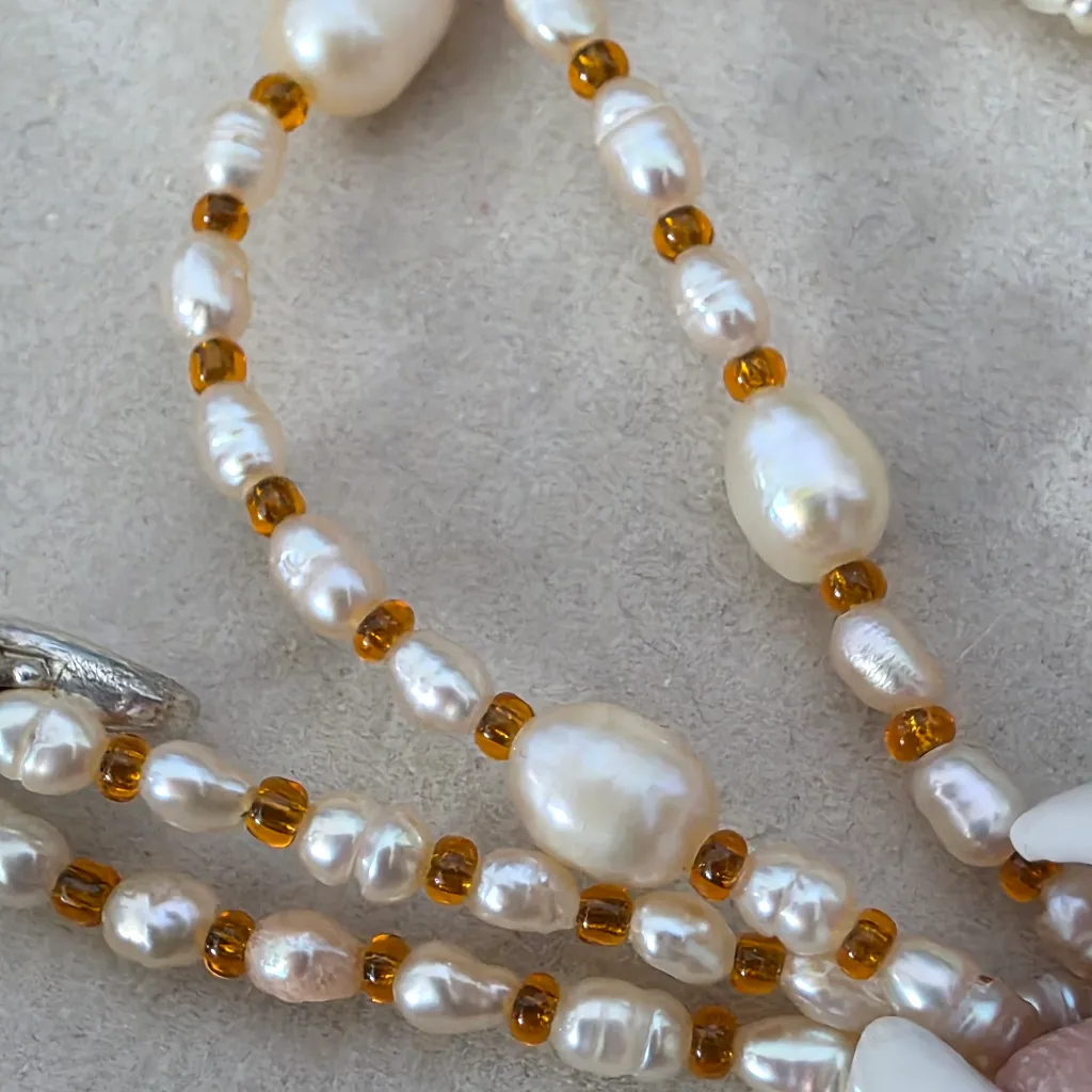 Artisan Necklace and Earring Set Freshwater Pearls with Glass swirl Pendant Gold - Image 5