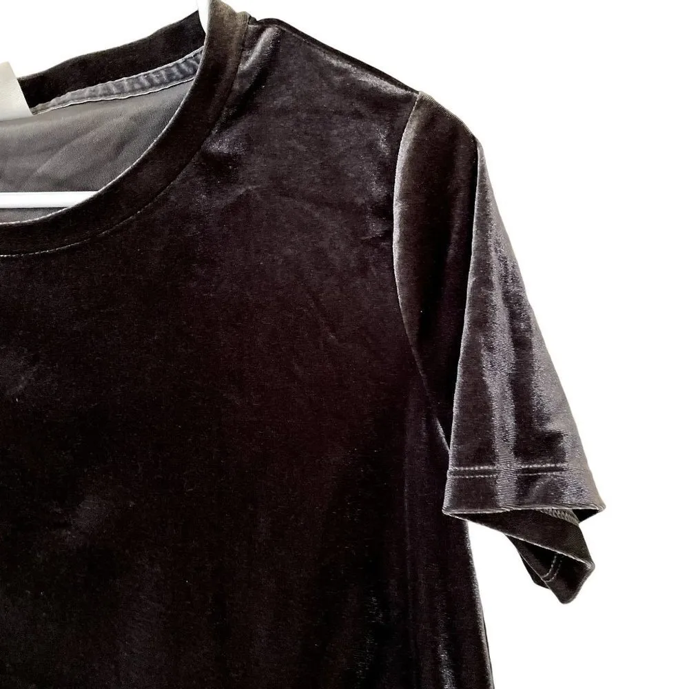 Old Navy velvet design black short sleeved tshirt top casual comfortable - Image 2