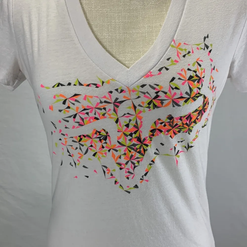 Fox V-neck Geometric Print White Tee Size XS - Image 2