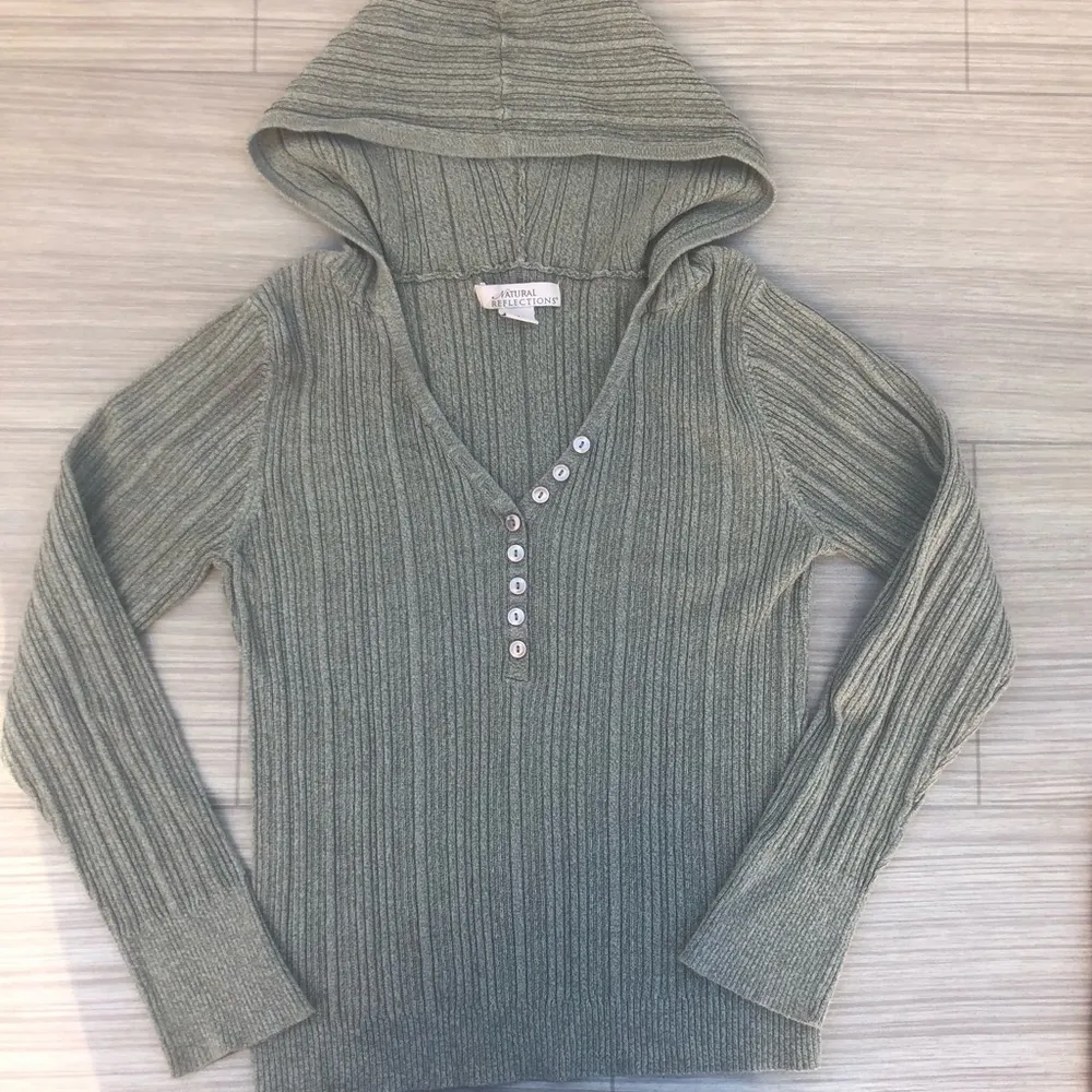 Natural Reflections Green hooded sweater Size Medium - Image 8
