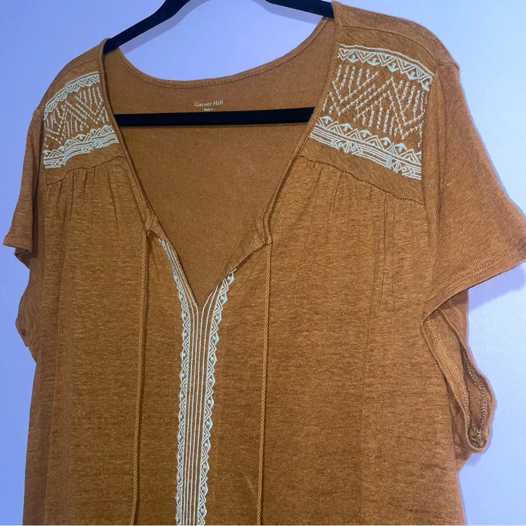 Garnet Hill Embroidered Organic-Linen Split-Neck Tee Size L Casual Boho Peasant - Image 3
